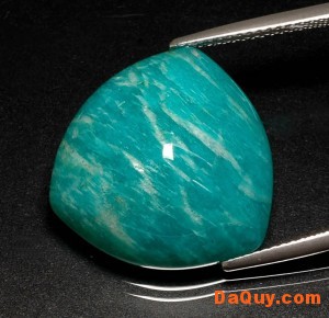 amazonite 300x290 Amazonite và đặc tính, tác dụng chữa bệnh (theo dân gian)