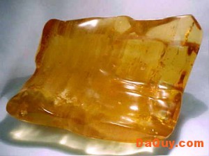 amber 300x225 Hổ Phách (Amber) và đặc tính, tác dụng chữa bệnh (theo dân gian)