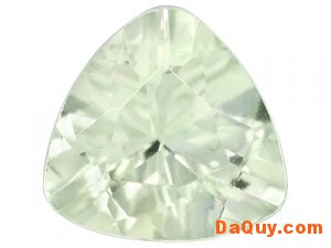 da quy amblygonite 300x225 Amblygonite và đặc tính, tác dụng chữa bệnh (theo dân gian)